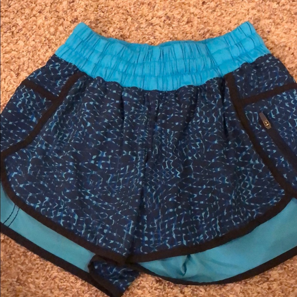 Lululemon tracker shorts